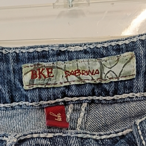 BKE Sabrina Distressed Bootcut Jeans 30x31.5 • Stretchy Holes + White Hem! - Picture 2 of 15